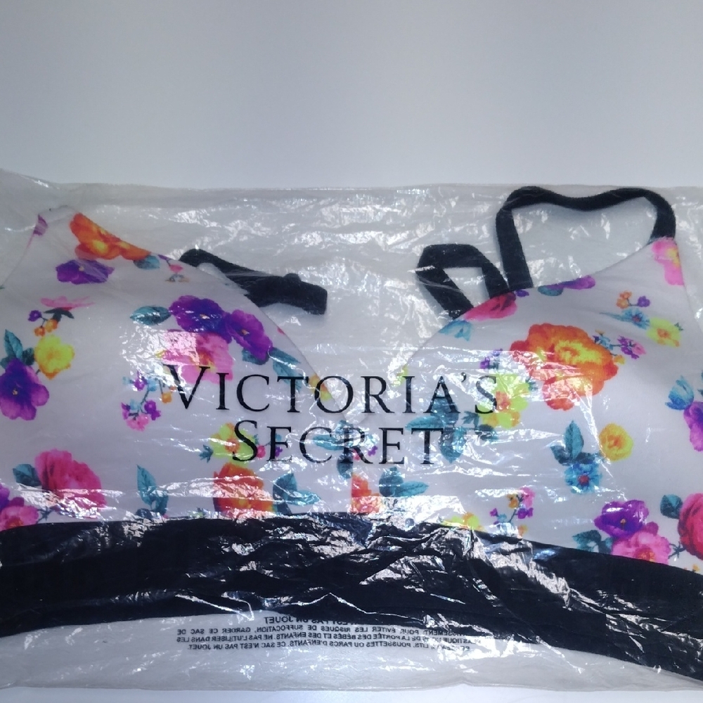 NWT Victoria's Secret PINK Wear Everywhere T-Shirt Bra 36A White with Floral
